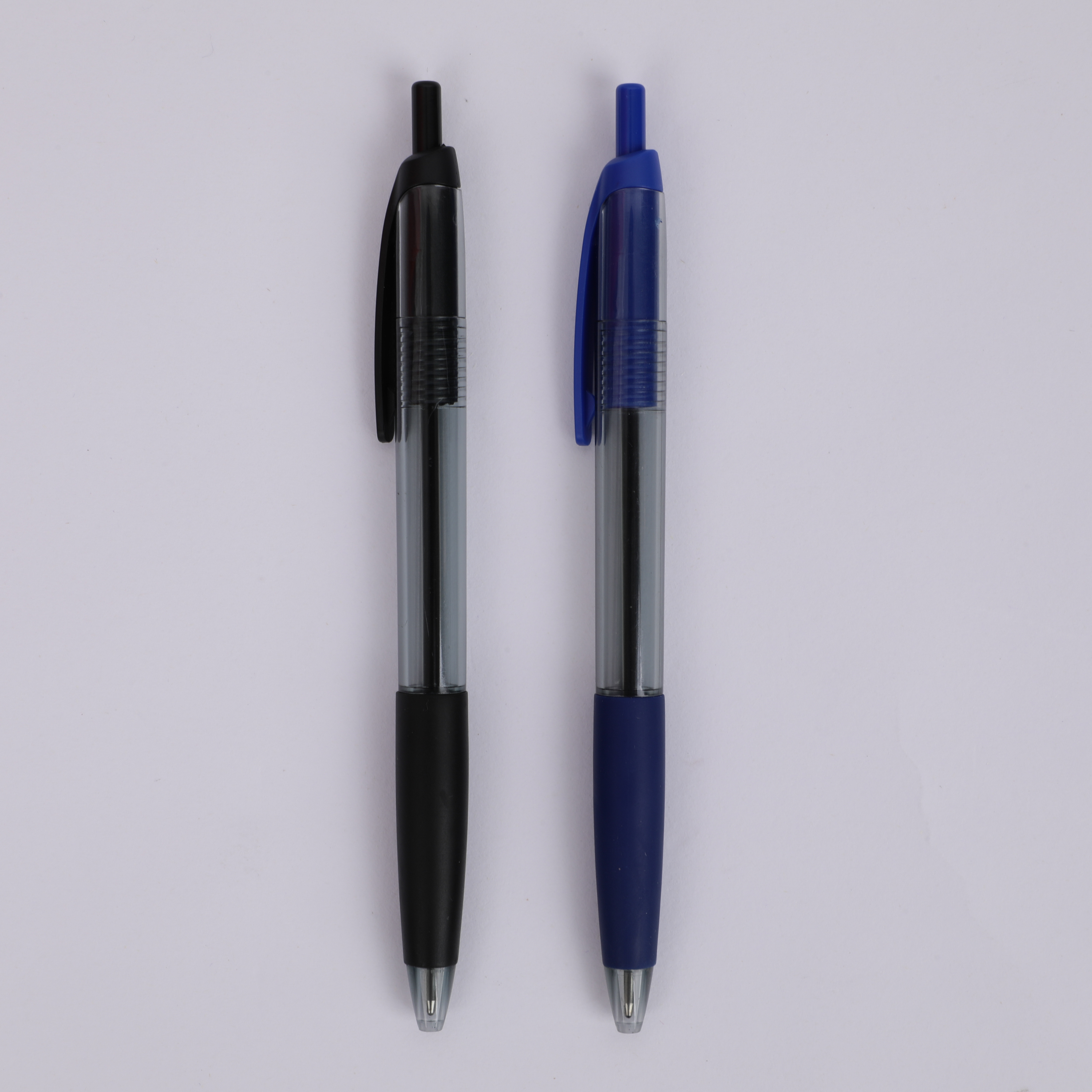 Шариковая ручка BEIFA BF301 резиновая манжетка синие и черные чернила